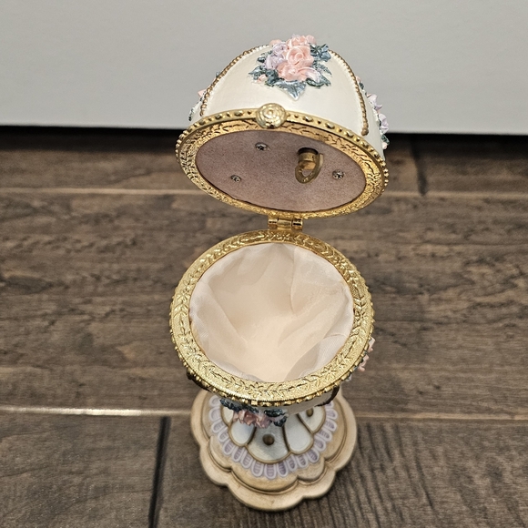 Vintage Lefton Royal Egg Music Trinket Box Hand Painted - Picture 3 of 7